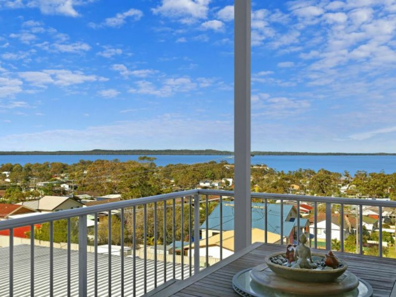 19 Leslie Avenue, Gorokan NSW 2263