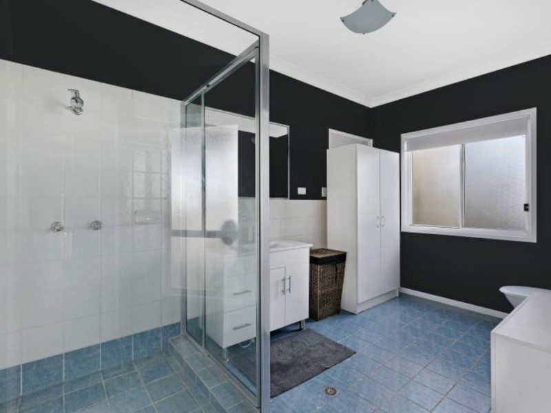 19 Leslie Avenue, Gorokan NSW 2263