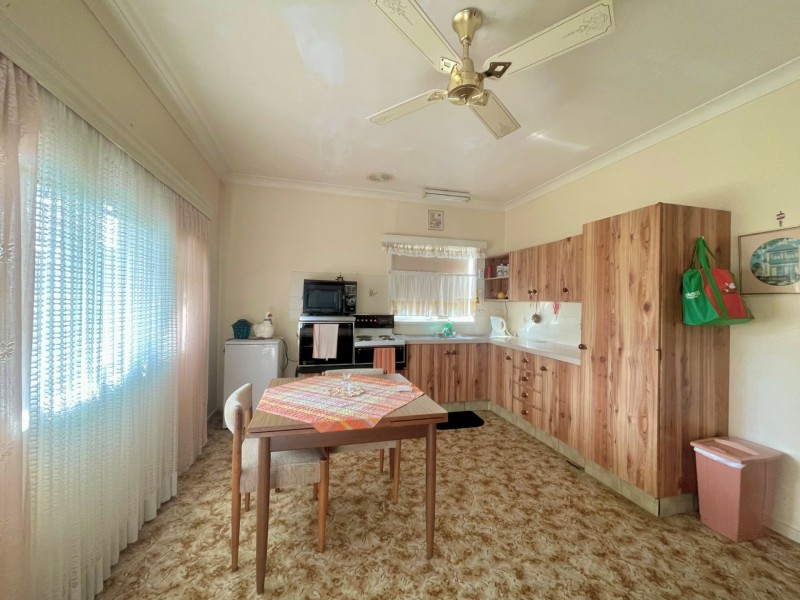 11 Woolana Avenue, Budgewoi NSW 2262