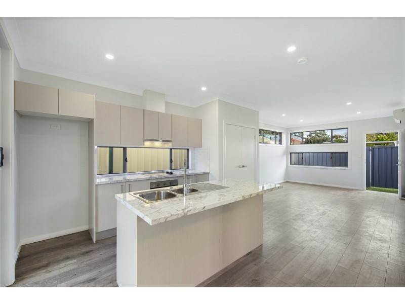 39A Campbell Parade, Mannering Park NSW 2259