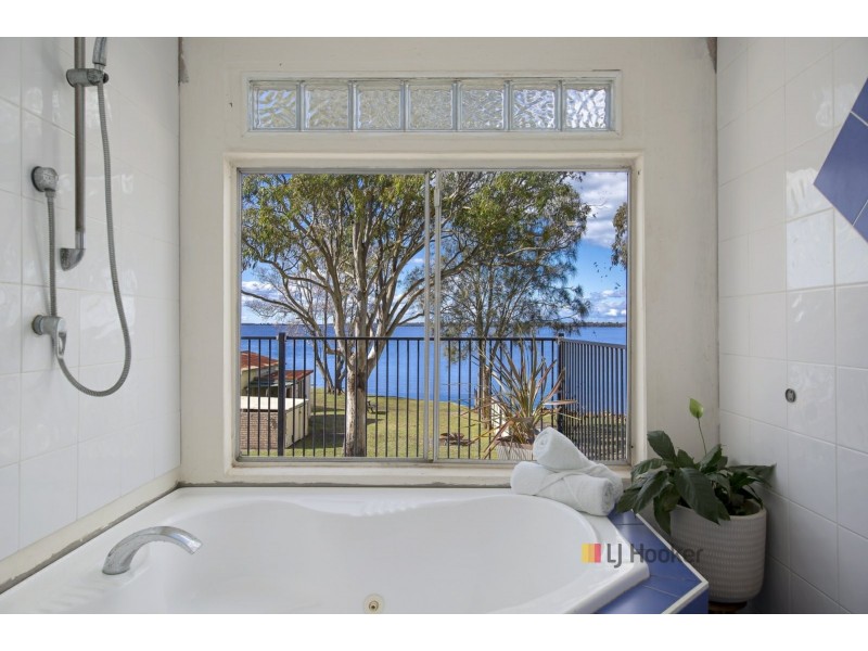 43 Malvina Parade, Gorokan NSW 2263