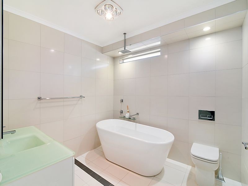 18 Scenic Circle, Budgewoi NSW 2262