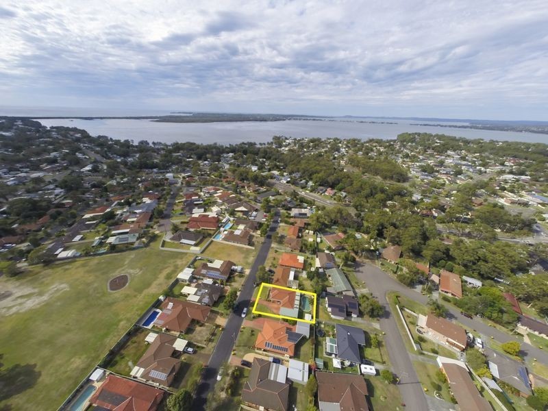 18 Scenic Circle, Budgewoi NSW 2262