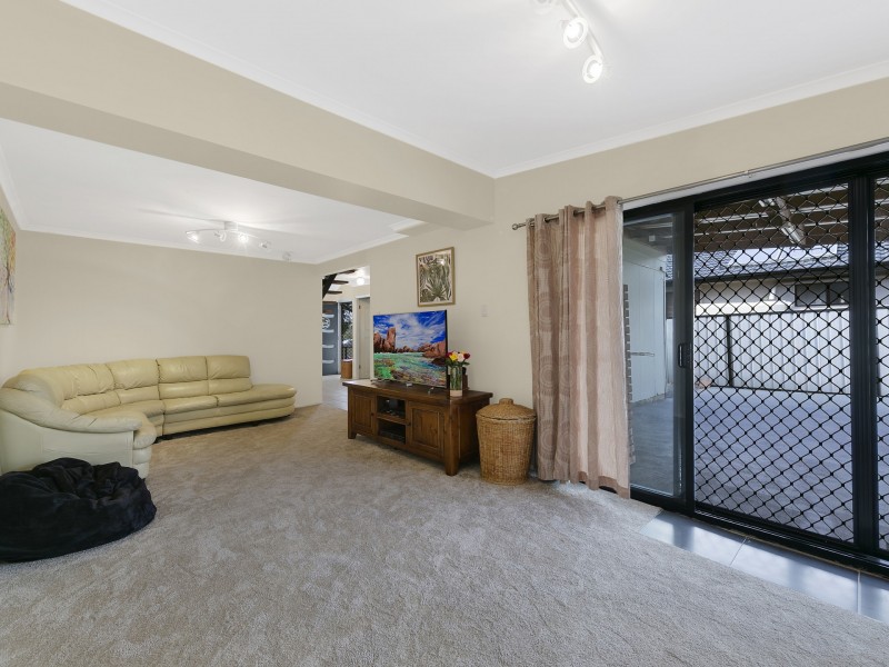 100 Dudley Street, Gorokan NSW 2263