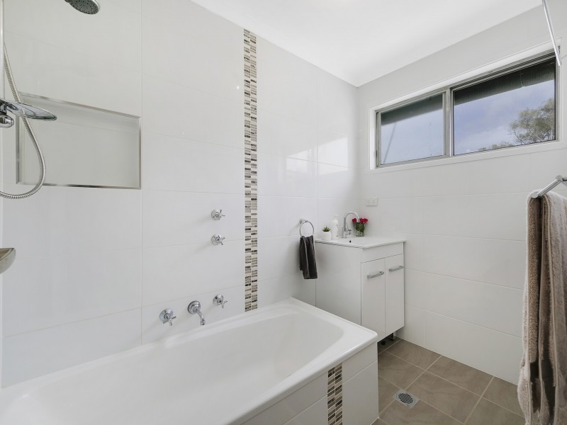 100 Dudley Street, Gorokan NSW 2263
