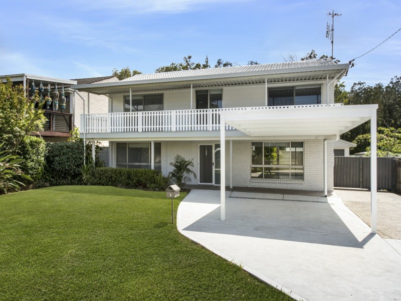 1 Narrunga Avenue, Buff Point NSW 2262