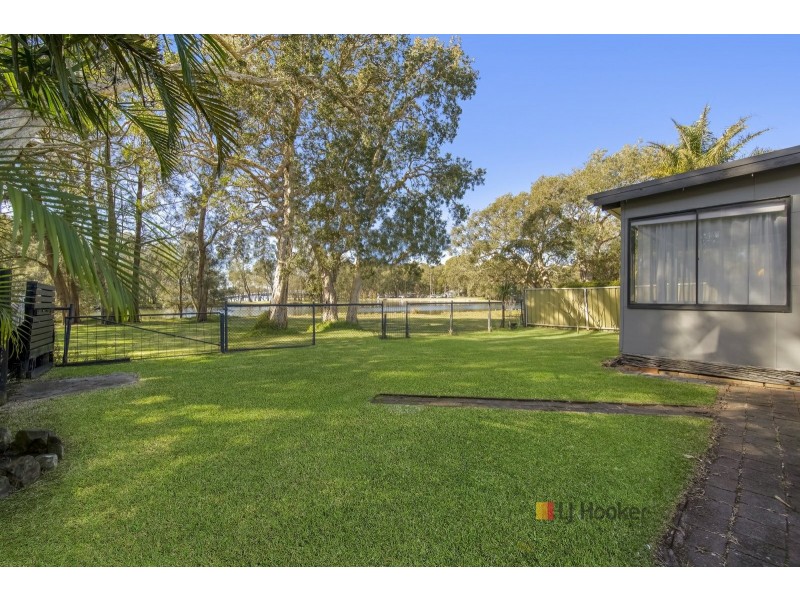 11 Natuna Avenue, Budgewoi NSW 2262