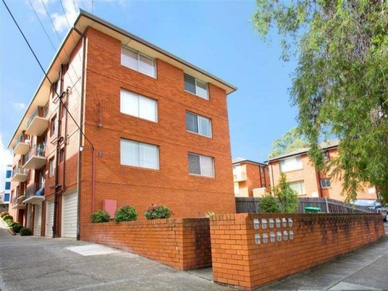 1/1 Western Crescent, Gladesville NSW 2111