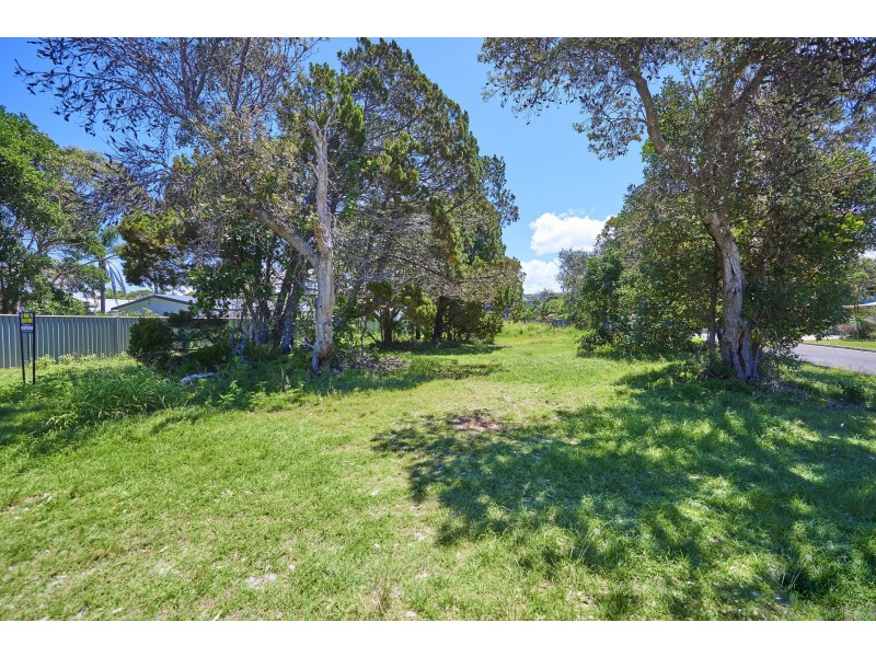 2 Brandon Street, Suffolk Park NSW 2481