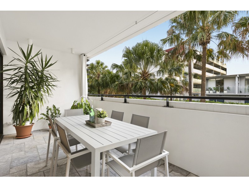 214/18 Danks Street, Waterloo NSW 2017