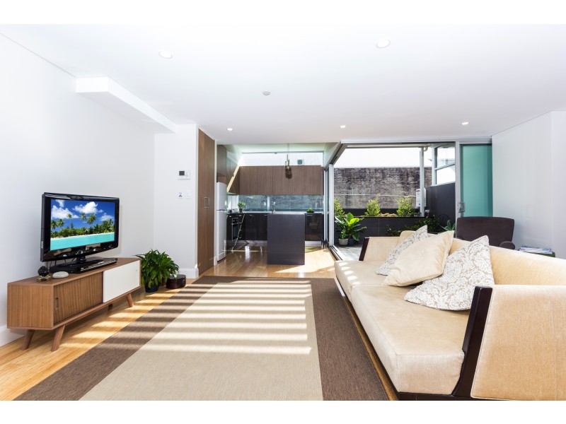 18/9 Danks Street, Waterloo NSW 2017