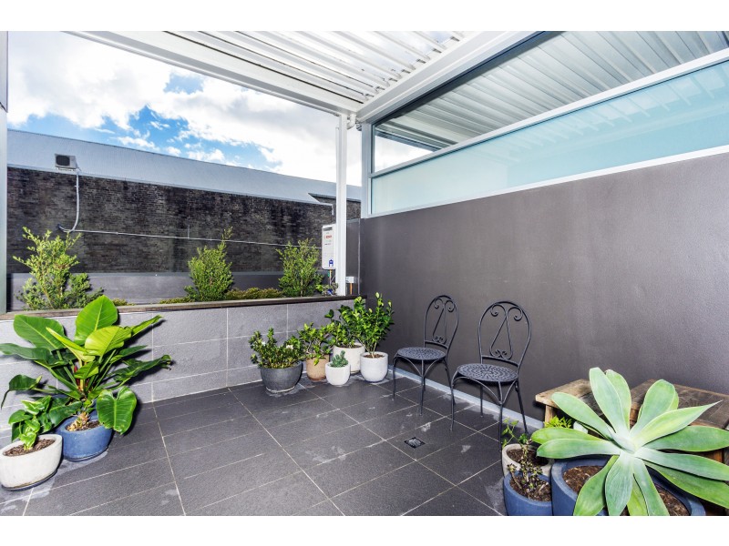 18/9 Danks Street, Waterloo NSW 2017