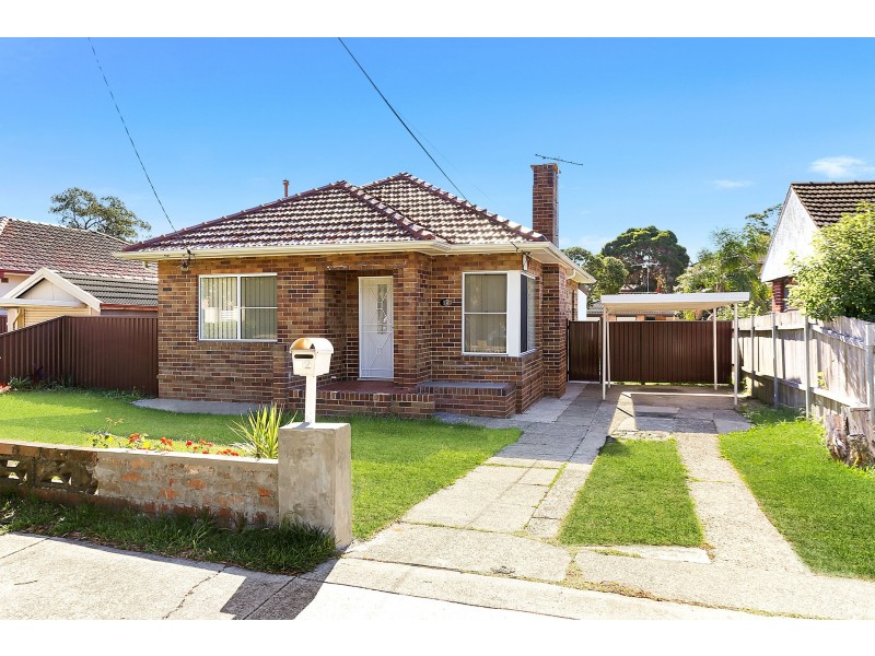 12 Leslie Street, Roselands NSW 2196