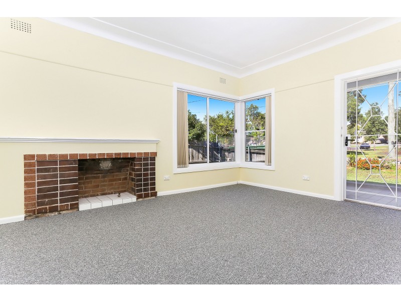 12 Leslie Street, Roselands NSW 2196