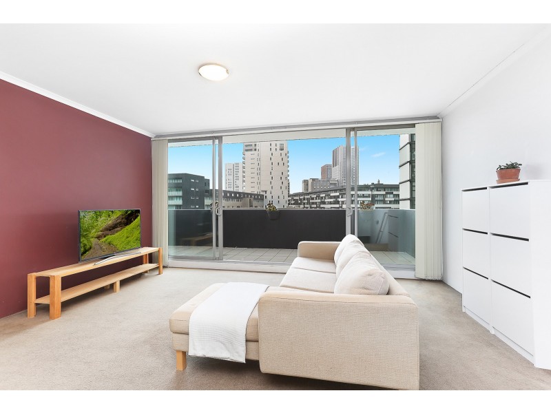 27/4 Hutchinson Walk, Zetland NSW 2017