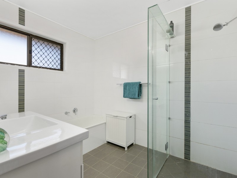 90 Tavistock Street, Oxley QLD 4075
