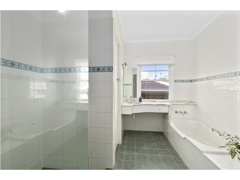 3 Tweed Heads Ave, Tamborine Mountain QLD 4272
