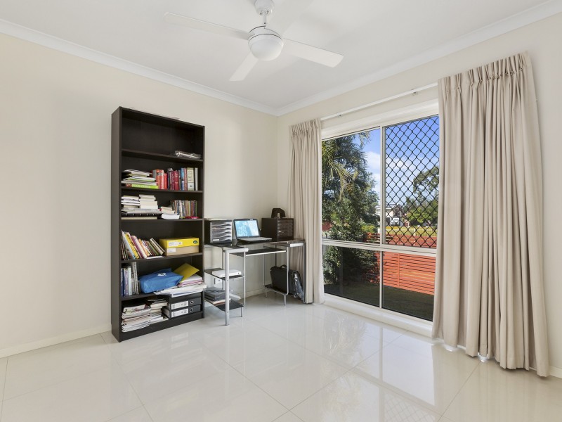 4B Prestwick Street, Oxley QLD 4075