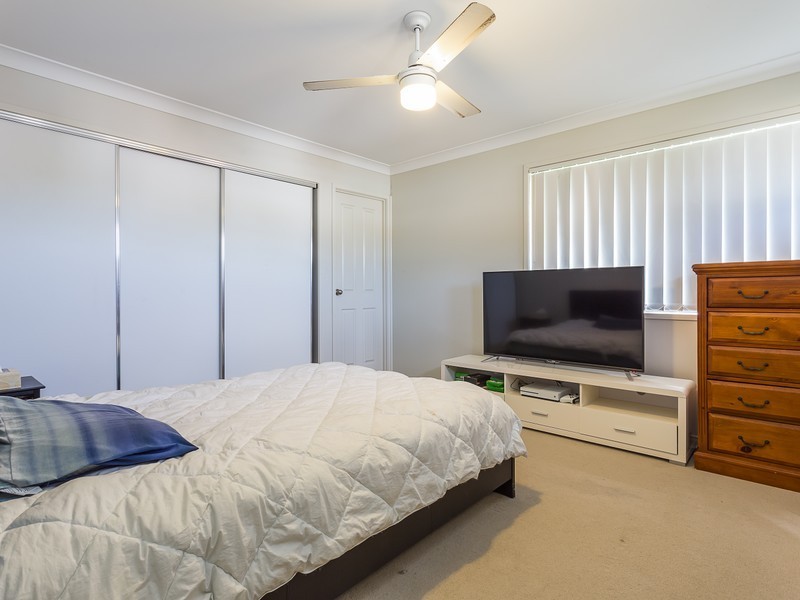 2/17 Golden Crest Pl, Bellbowrie QLD 4070