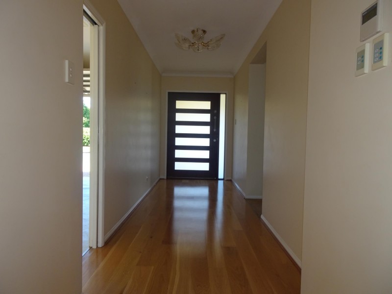 129 Beaufort Cres, Moggill QLD 4070