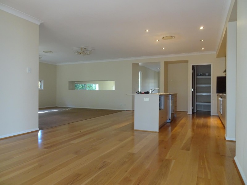 129 Beaufort Cres, Moggill QLD 4070