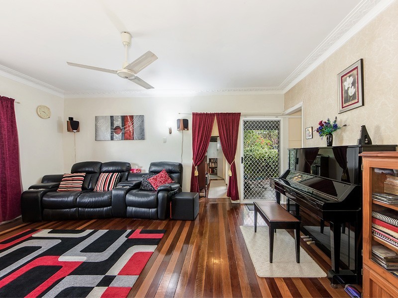 68 Price Street, Oxley QLD 4075