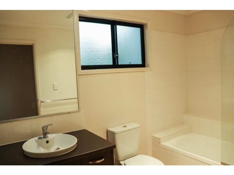 4/52 Golden Crest, Bellbowrie QLD 4070