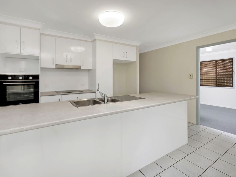 17 Wallace St, Flinders View QLD 4305