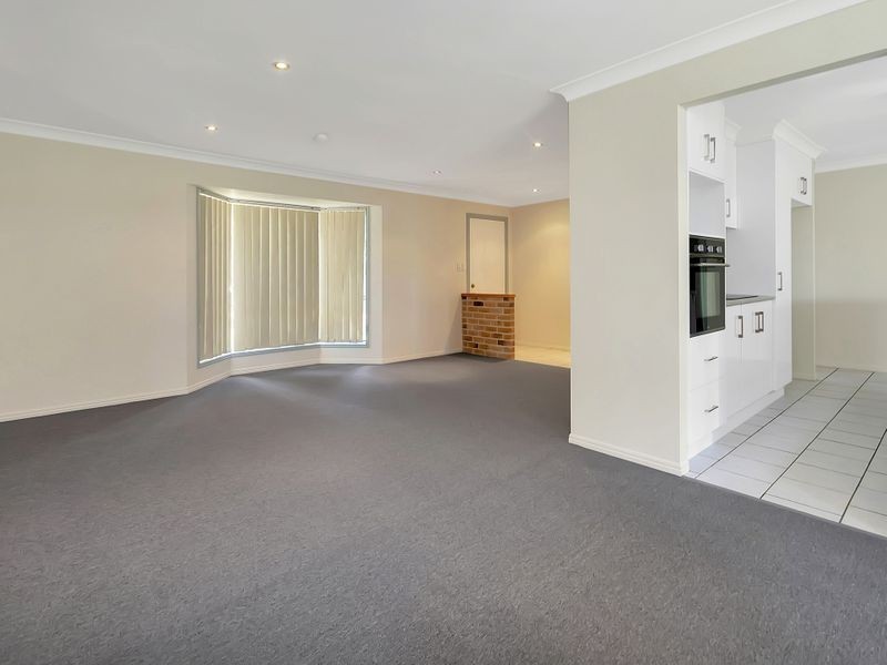 17 Wallace St, Flinders View QLD 4305