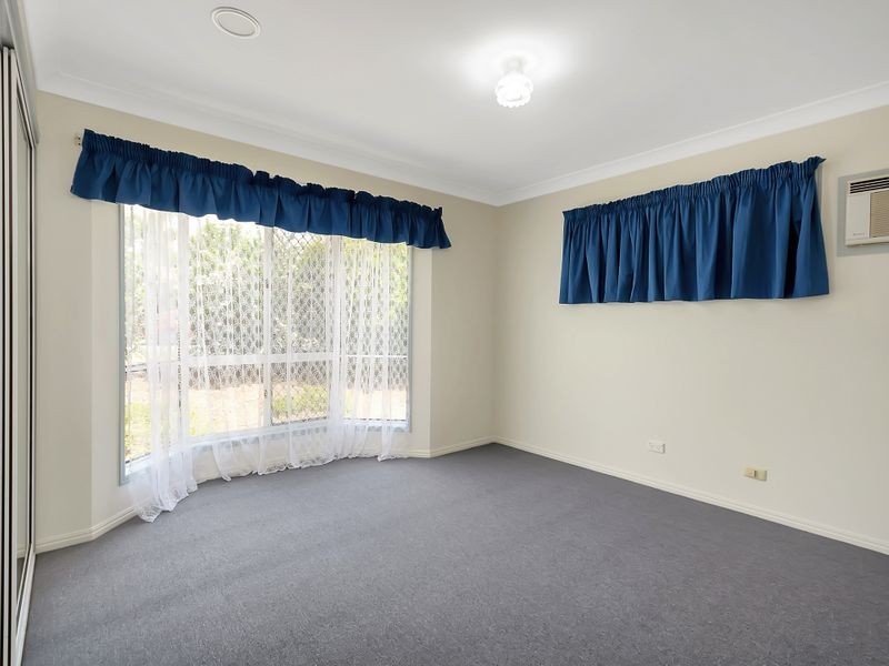 17 Wallace St, Flinders View QLD 4305