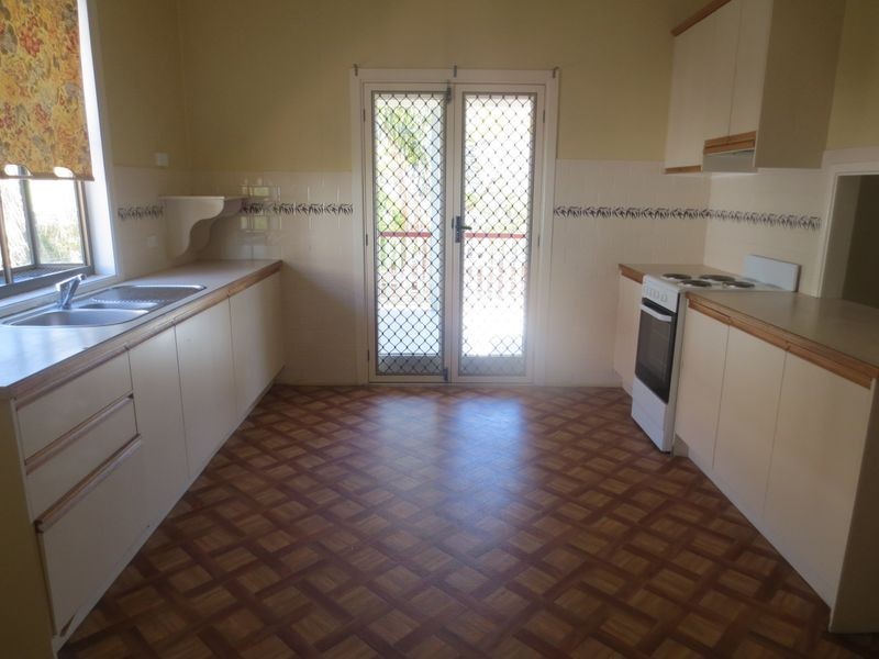 8 William St, Bundamba QLD 4304