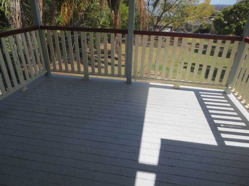 8 William St, Bundamba QLD 4304