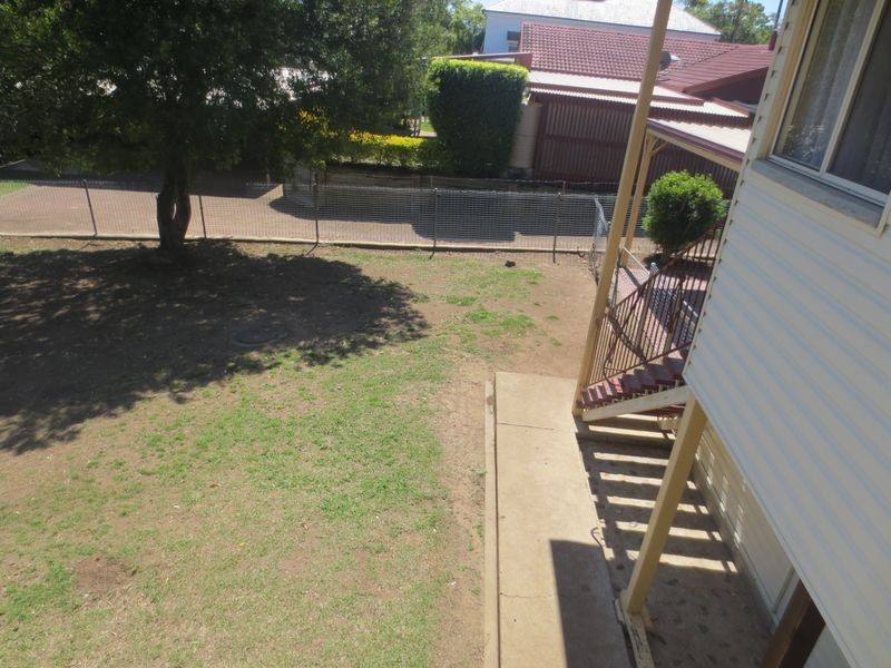 8 William St, Bundamba QLD 4304