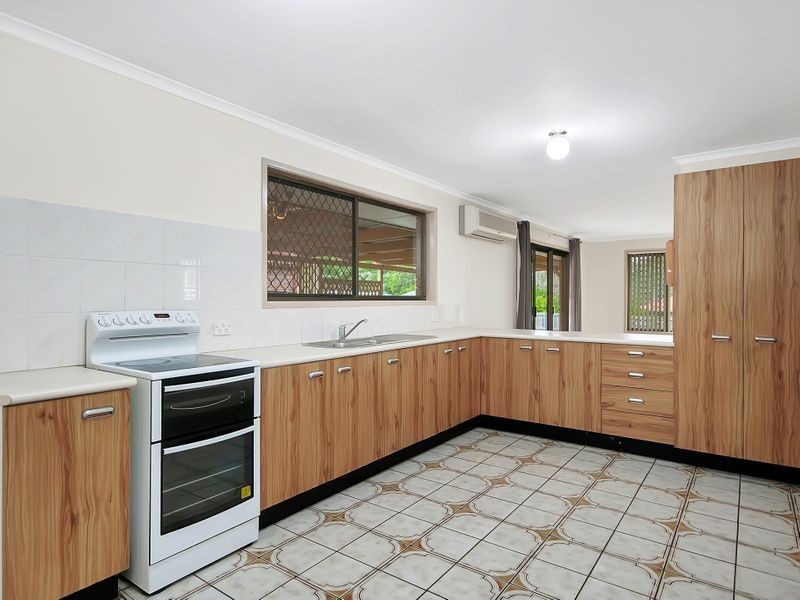 8 Brendale Ave, Flinders View QLD 4305