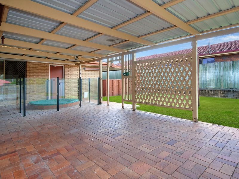 8 Brendale Ave, Flinders View QLD 4305