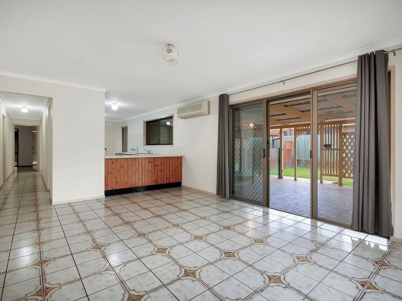 8 Brendale Ave, Flinders View QLD 4305