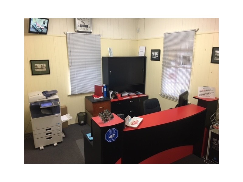76 Warwick Rd, Ipswich QLD 4305