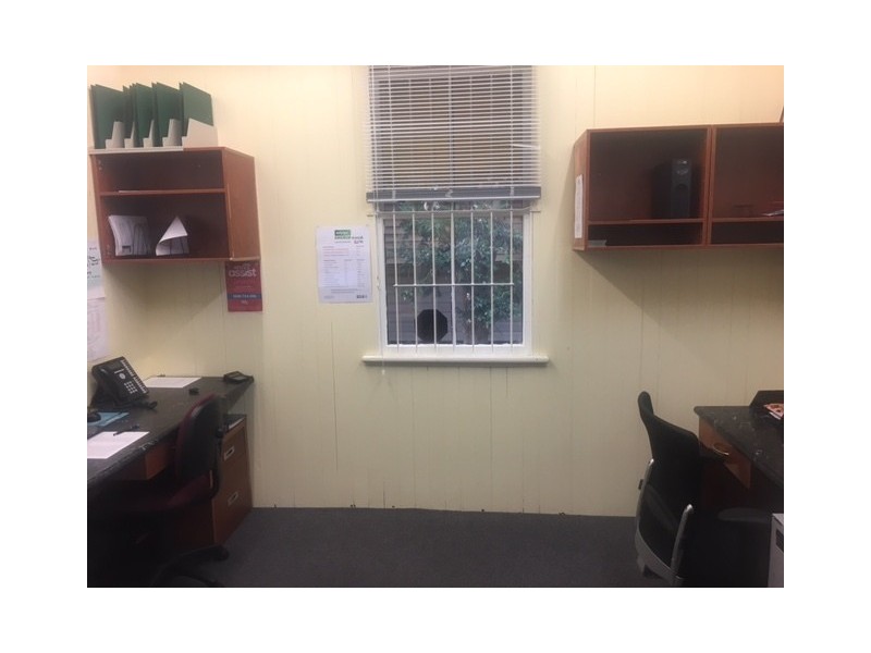 76 Warwick Rd, Ipswich QLD 4305