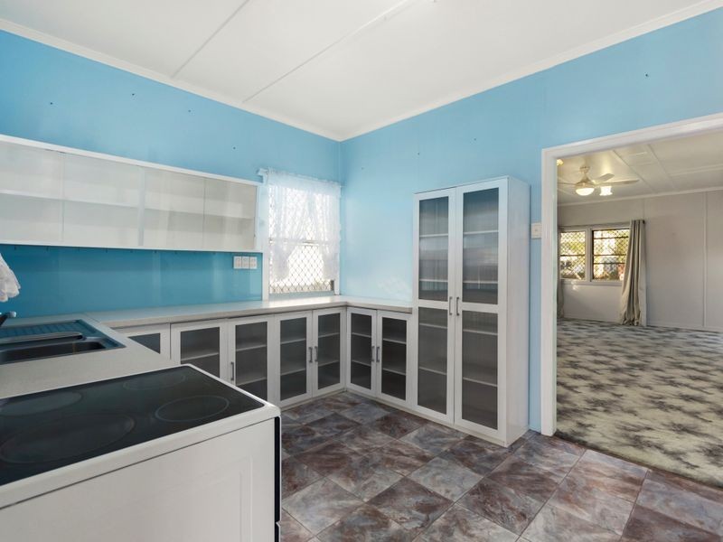 2A Sinclair St, Newtown QLD 4305