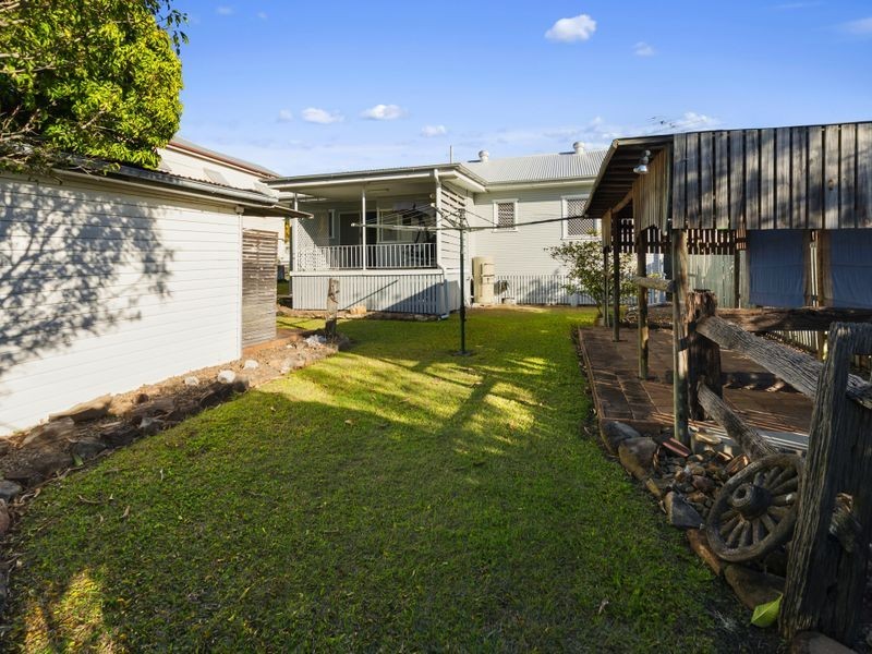 2A Sinclair St, Newtown QLD 4305
