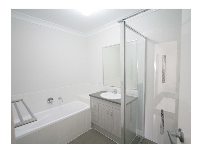 Unit 1/2 Beechwood Close, Chuwar QLD 4306