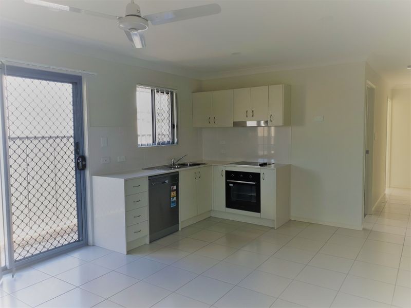 Unit 2/5 Gooloowan Circuit, Brassall QLD 4305