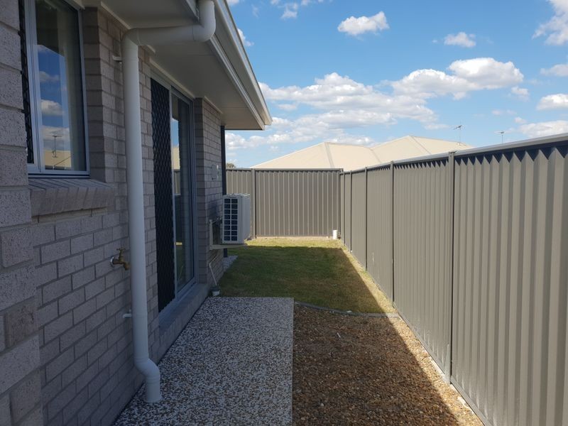 Unit 2/5 Gooloowan Circuit, Brassall QLD 4305