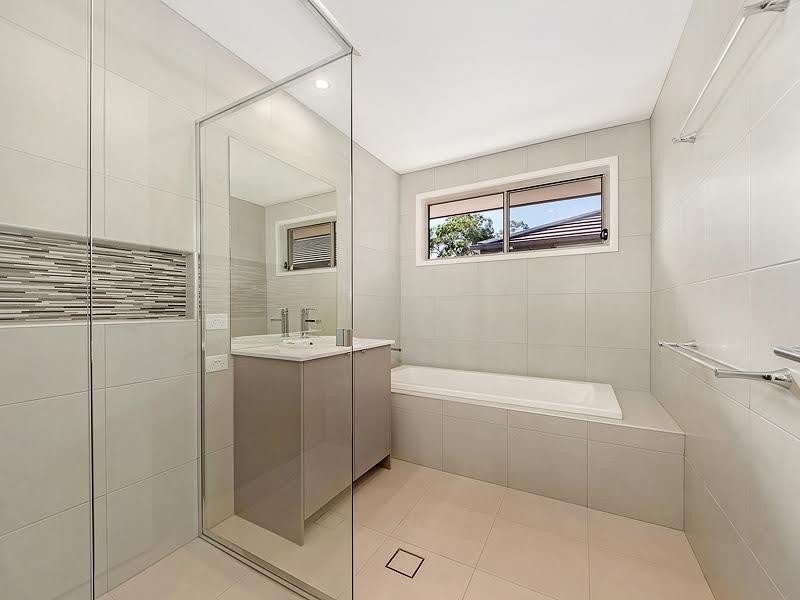 61a Sunset Road, Kenmore QLD 4069