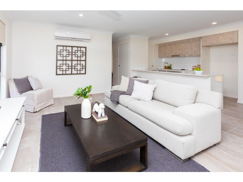 11 JOHN ST, Walloon QLD 4306