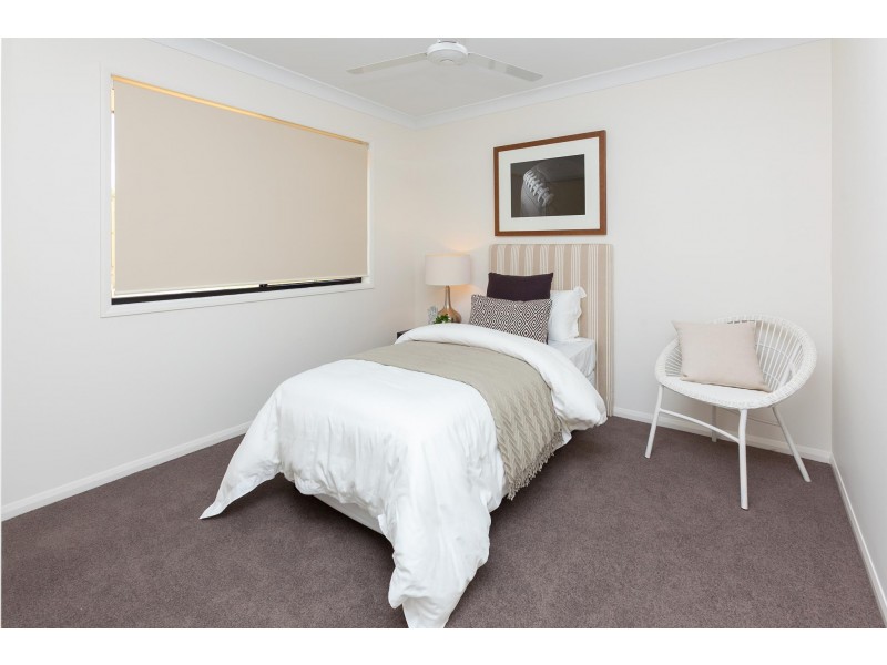 11 JOHN ST, Walloon QLD 4306