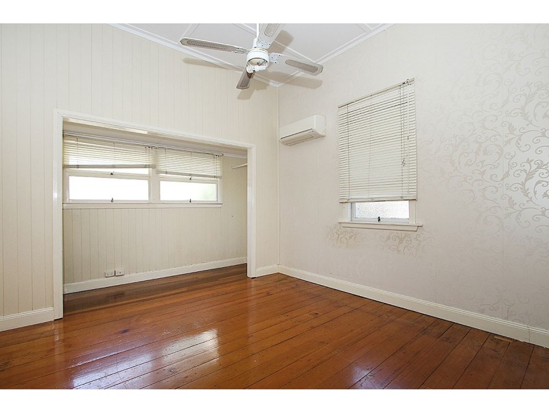 19 Salisbury Road, Ipswich QLD 4305