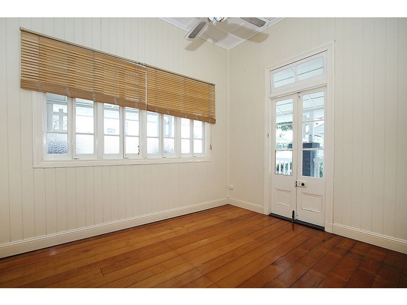 19 Salisbury Road, Ipswich QLD 4305