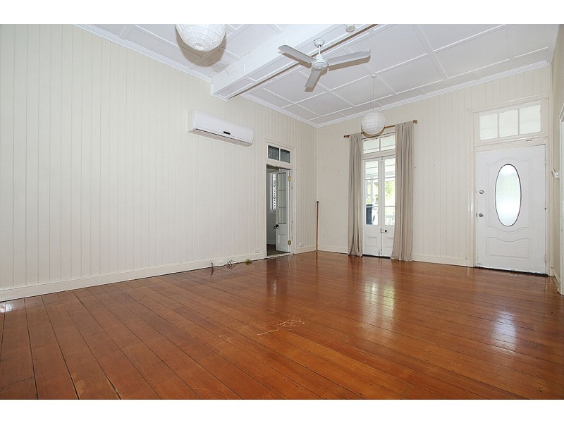 19 Salisbury Road, Ipswich QLD 4305