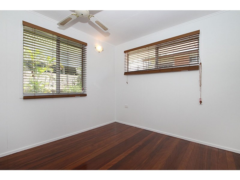 12 Stephen Crescent, Goodna QLD 4300